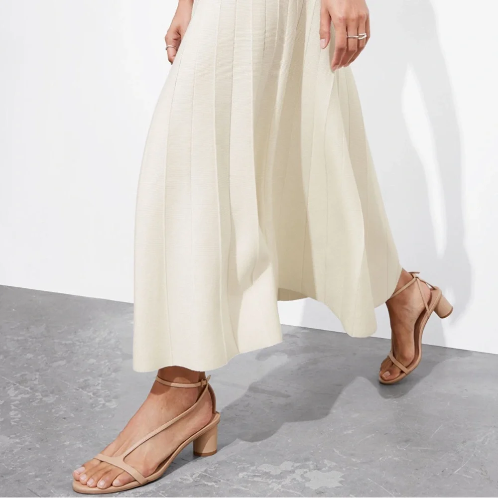 & OTHER STORIES minimalist block heel sandals - Picture 10 of 10